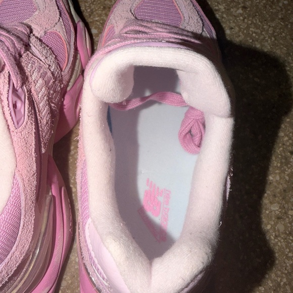 New Balance 9060 Pink Sneakers Women's Size 6 Men's 4.5 Chunky Dad Shoe U9060APP - Picture 6 of 11